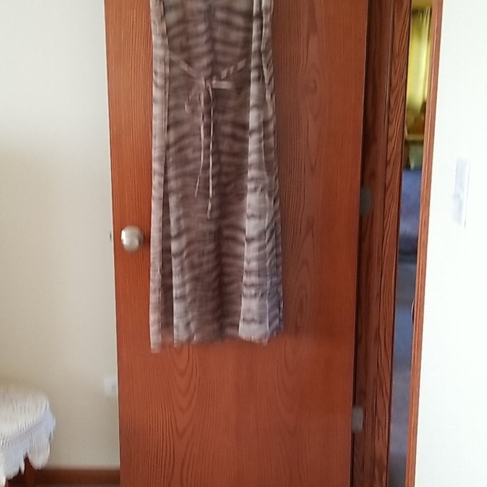 Dress - Picture 3 of 3
